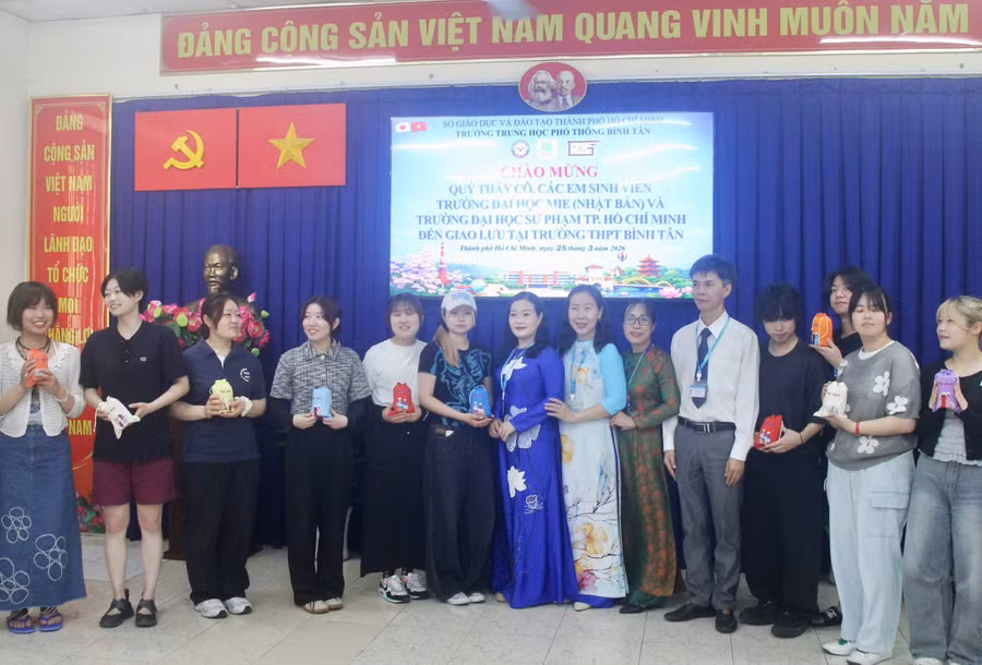 giao-luu-voi-sinh-vien-nhat-ban-1.jpg