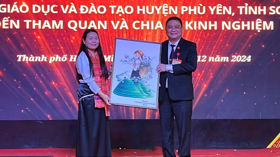 truong-nam-viet-don-huyen-phu-yen-1.jpg