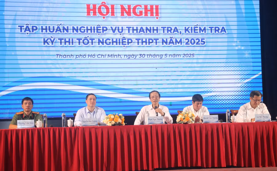 Lãnh đạo Bộ GD&ĐT, Thanh tra Bộ GD&ĐT, Cục Quản lý chất lượng, Cục A06-Bộ Công An điều hành phần thảo luận.