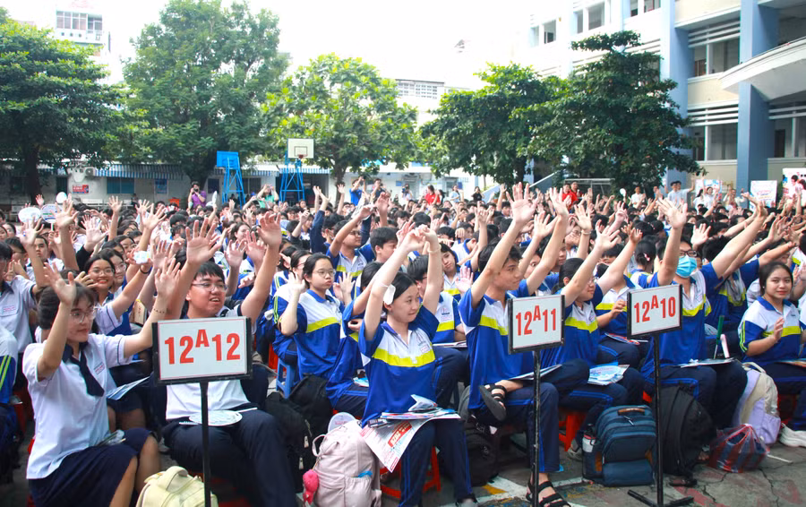 Học sinh hào hứng tại chương trình. anh-5.jpg