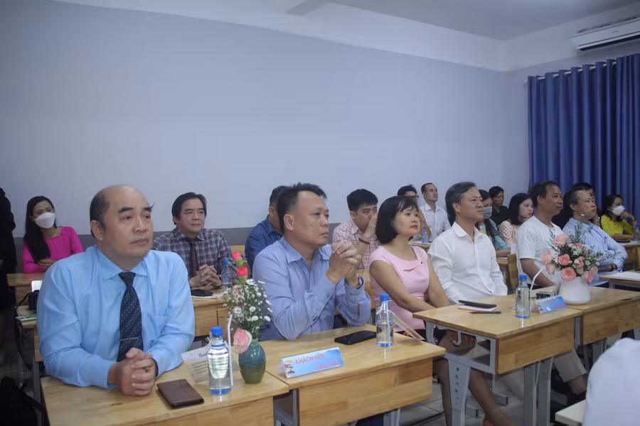 lop-hoc-google-1-8303.jpg