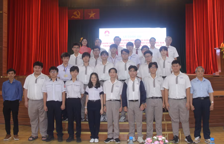 Đội tuyển môn Toán học của TPHCM tham gia kỳ thi học sinh giỏi Quốc gia.