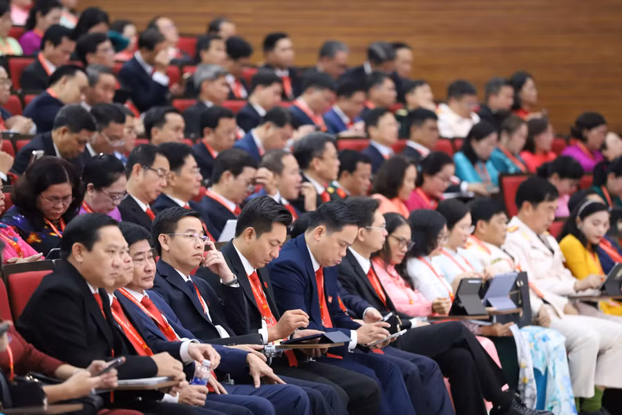 lam-dinh-thang-trinh-bay-tai-dai-hoi.jpg