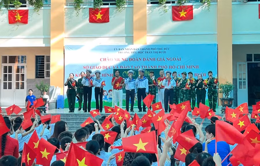 truong-hoc-to-chuc-hoat-dong-mung-sinh-nhat-bac-6.jpg
