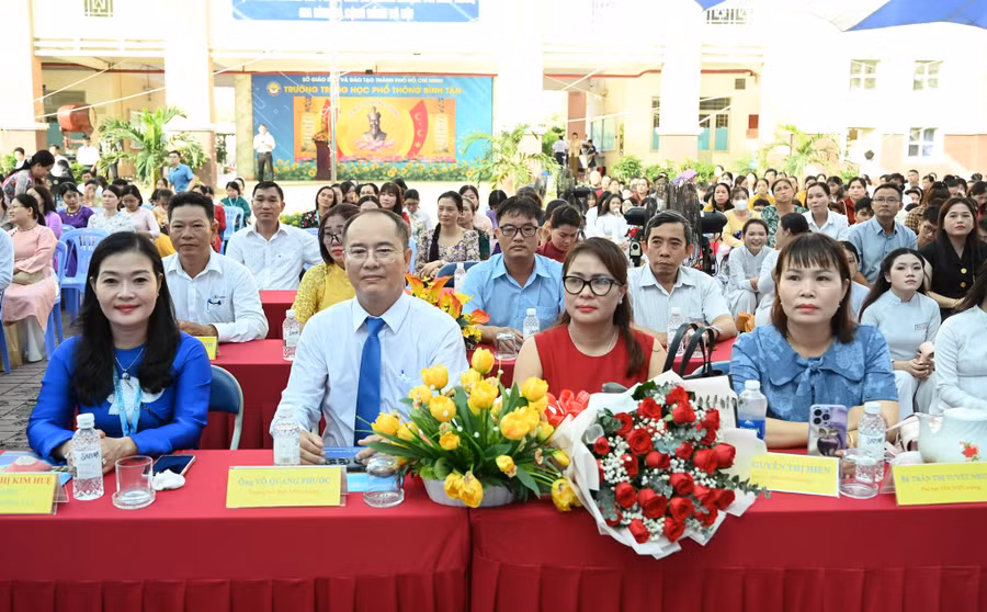tri-an-va-truong-thanh-2.jpg
