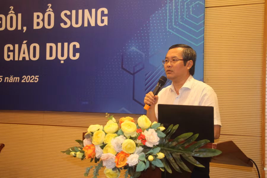 sua-doi-du-thao-luat-giao-duc.jpg