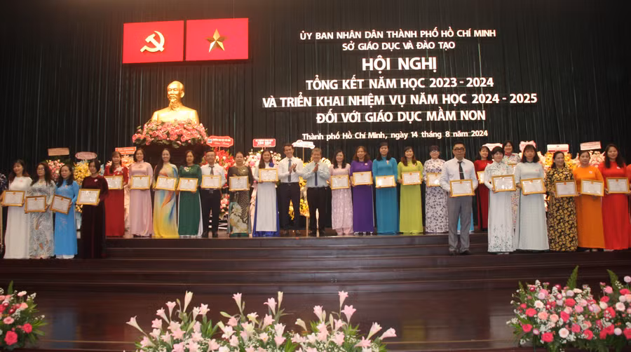 tong-ket-mam-non-TPHCM-8.JPG