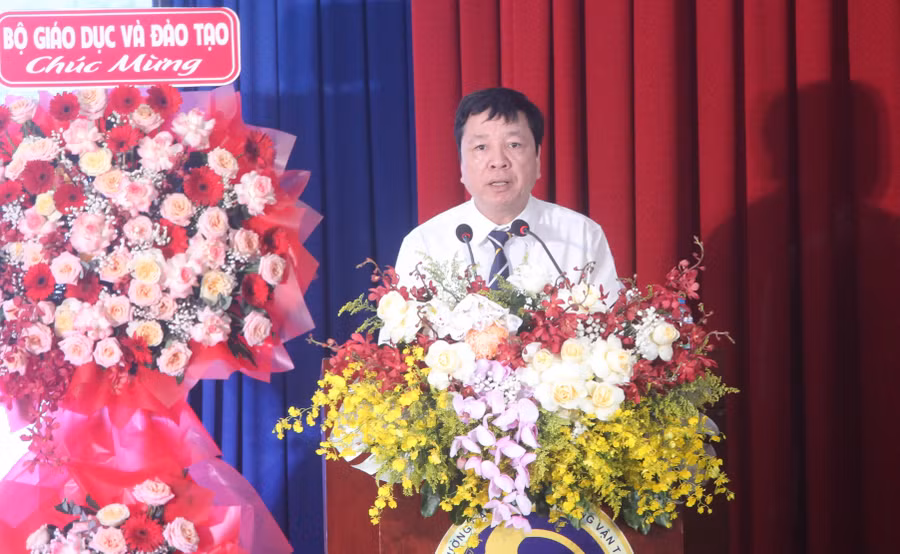 phan-hieu-dai-hoc-giao-thong-van-tai.jpg