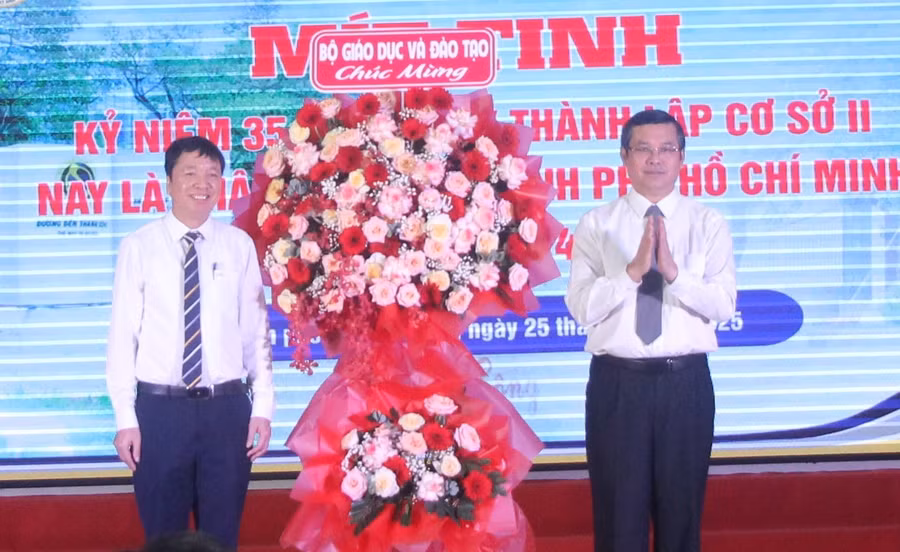phan-hieu-dai-hoc-giao-thong-van-tai-3.jpg