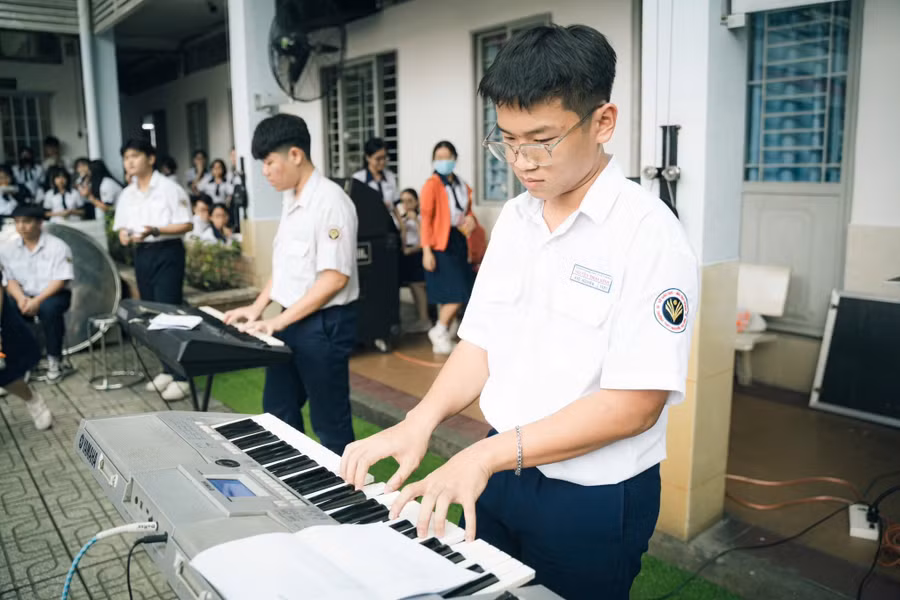 truong-thpt-nguyen-thai-binh-1.jpg
