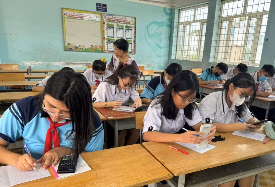 Trường THCS Nguyễn Hiền (Quận 12) ôn tập miễn phí cho học sinh trong dịp hè 2024.