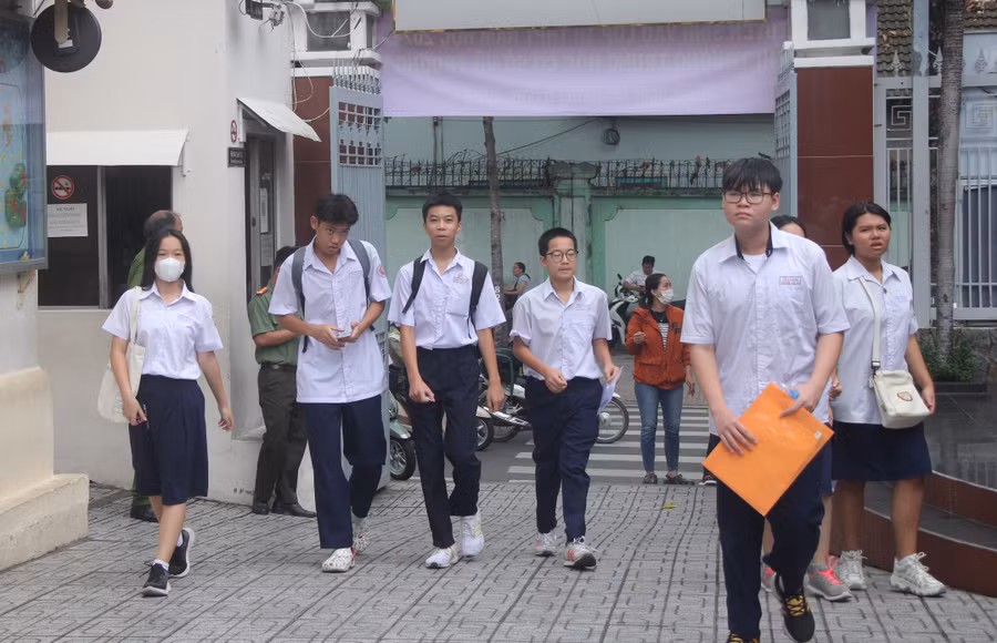 Học sinh TPHCM tham gia kỳ thi lớp 10 năm 2024.