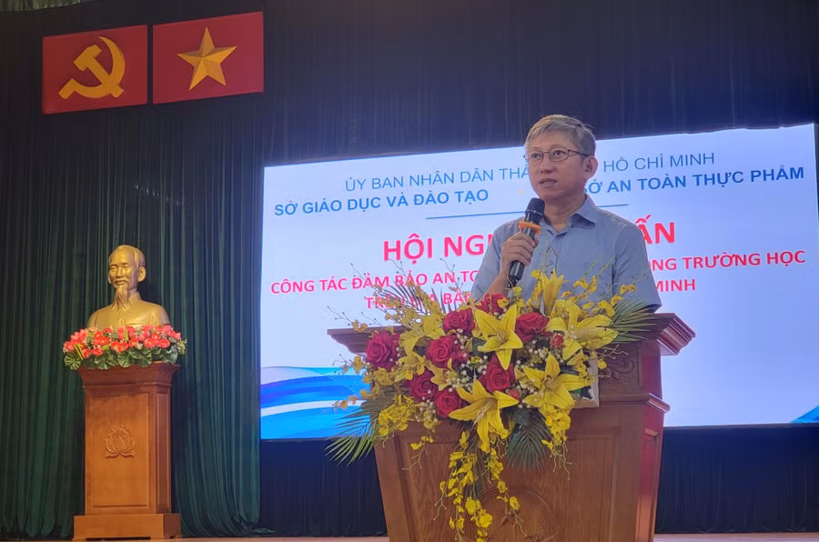 Ông Dương Trí Dũng phát biểu khai mạc hội nghị tập huấn.
