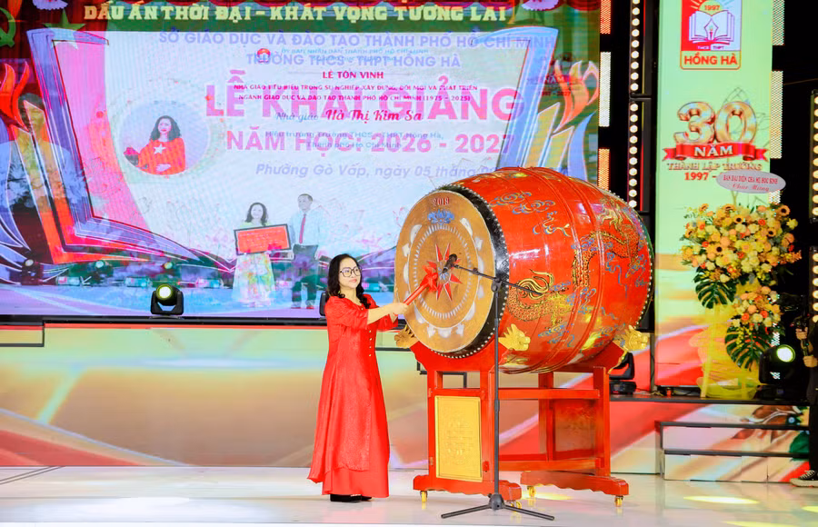 khai-giang-hong-ha-2.jpg