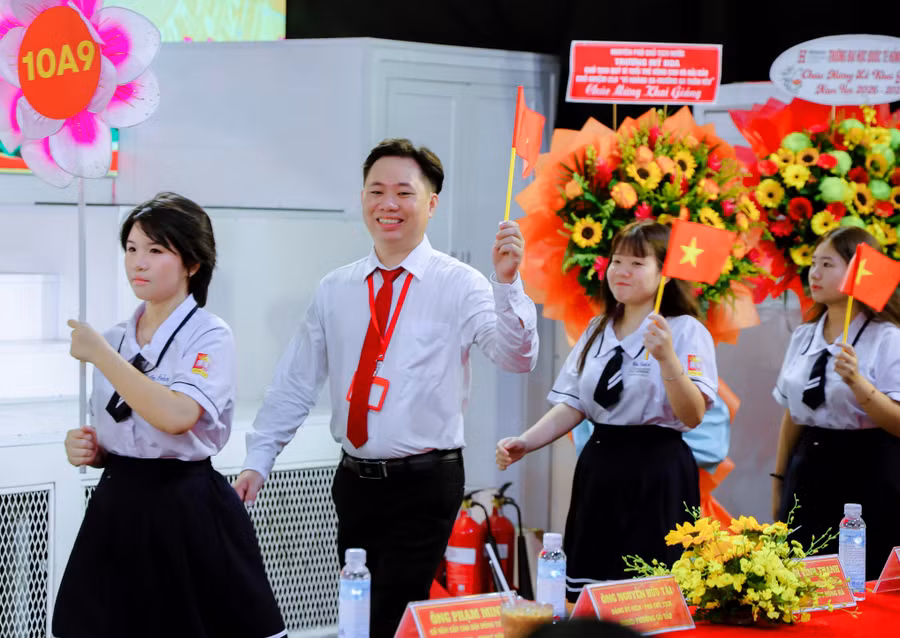 khai-giang-hong-ha-5.jpg
