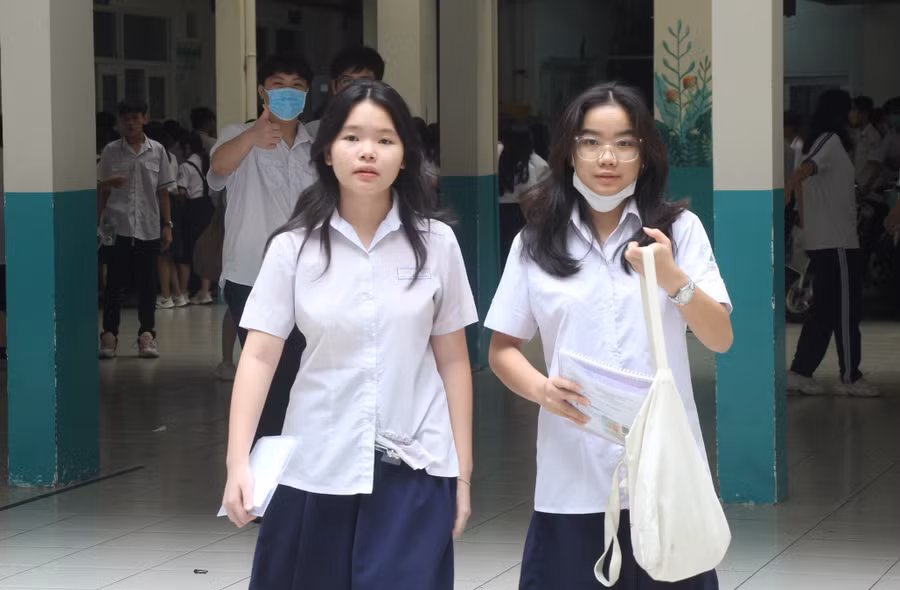 Học sinh TPHCM tham gia kỳ thi lớp 10 năm 2024.
