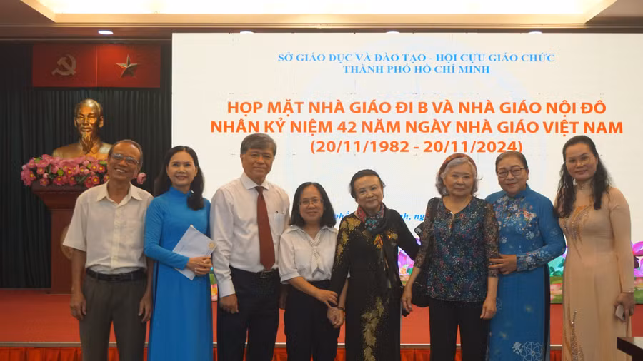 hop-mat-nha-giao-di-b-nha-giao-noi-do-11.jpg