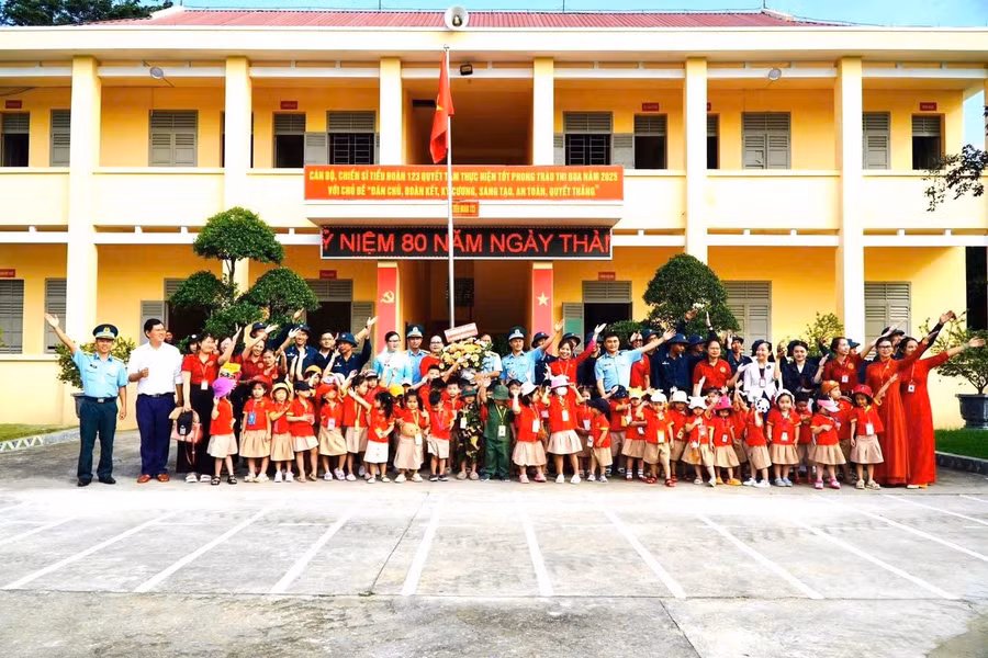 truong-hoc-to-chuc-nhieu-hoat-dong-chao-mung-80-nam-thanh-lap-quan-doi-nhan-dan-1-6.jpg