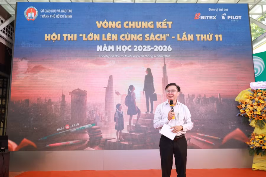 lon-len-cung-sach.jpg