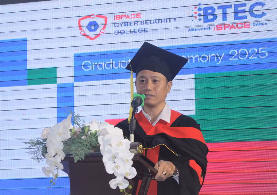 le-tot-nghep-cao-dang-an-ninh-mang.jpg