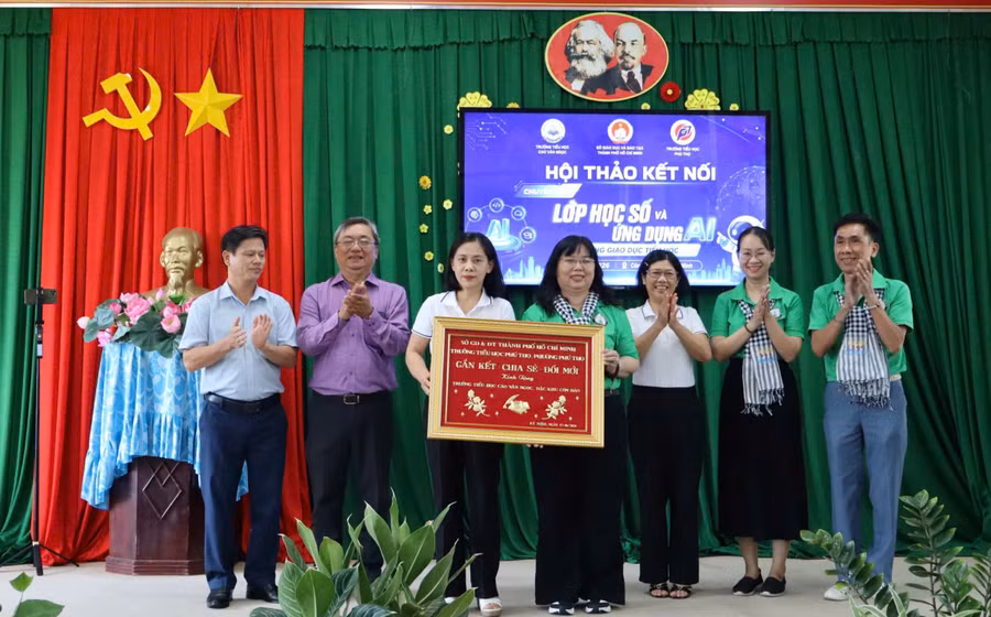 Hoạt động gắn kết giữa Trường Tiểu học Phú Thọ và Trường Tiểu học Cao Văn Ngọc xuyên suốt trong năm học vừa qua.