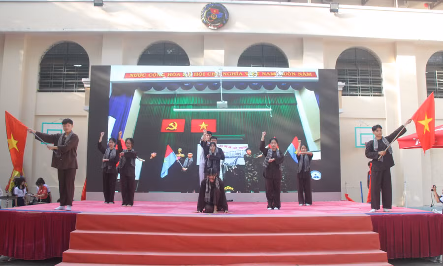Học sinh 8 trường THPT dành khoảng 4 tháng để chuẩn bị các tiết mục, hoạt cảnh sinh động.
