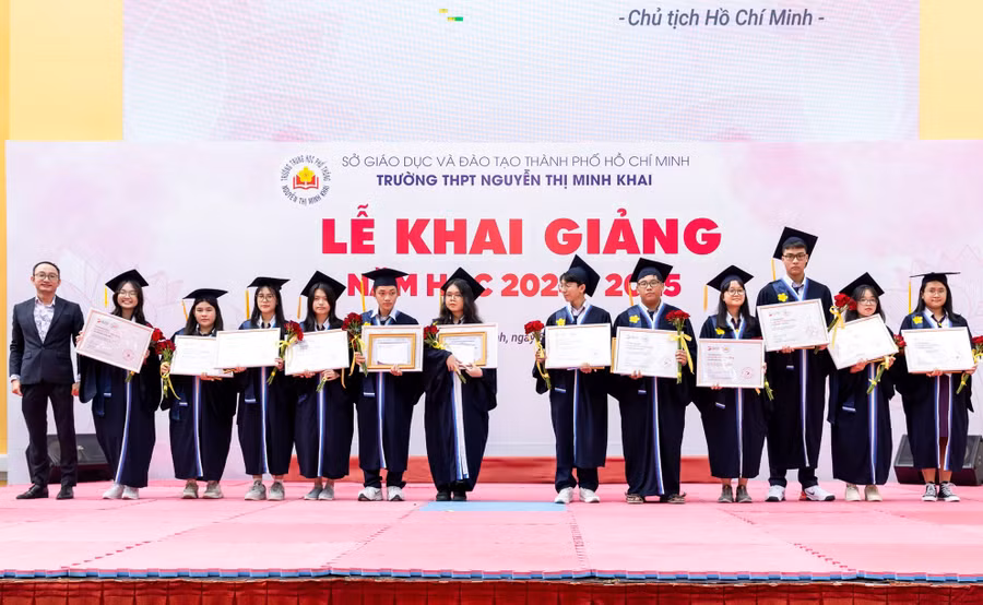 tphcm-khai-giang-nam-hoc-moi (1).jpg