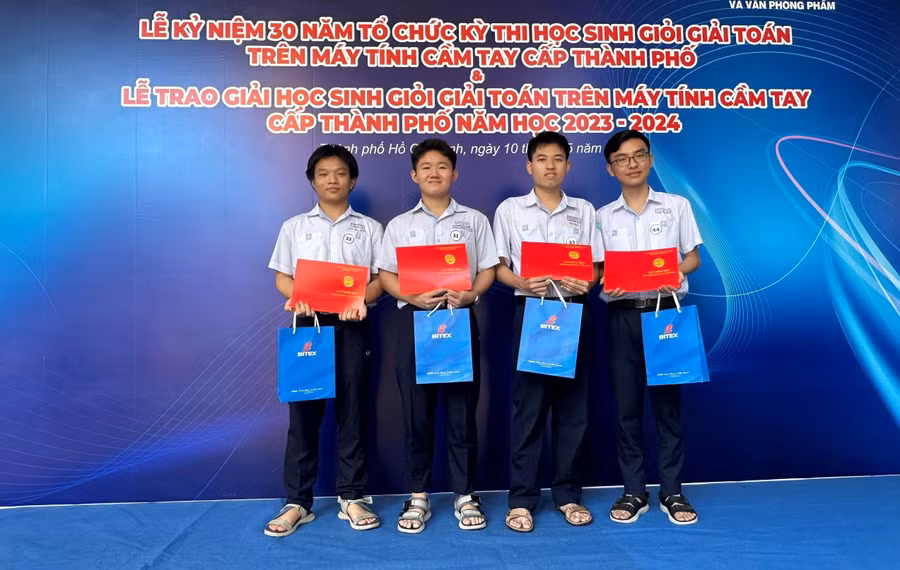 thu-khoa-tot-nghiep-thpt-1.jpg