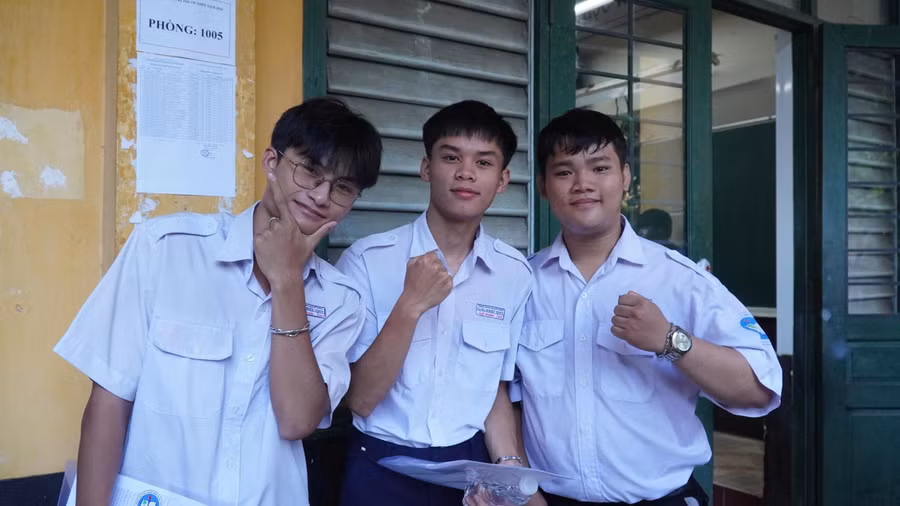 thi-sinh-buoc-vao-thi-to-hop-4.jpg