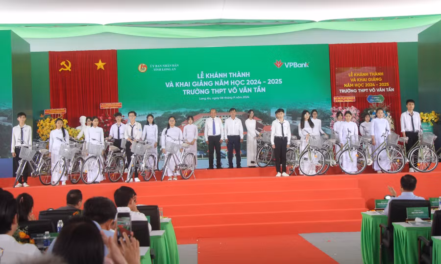 khanh-thanh-truong-thpt-vo-van-tan-4.JPG