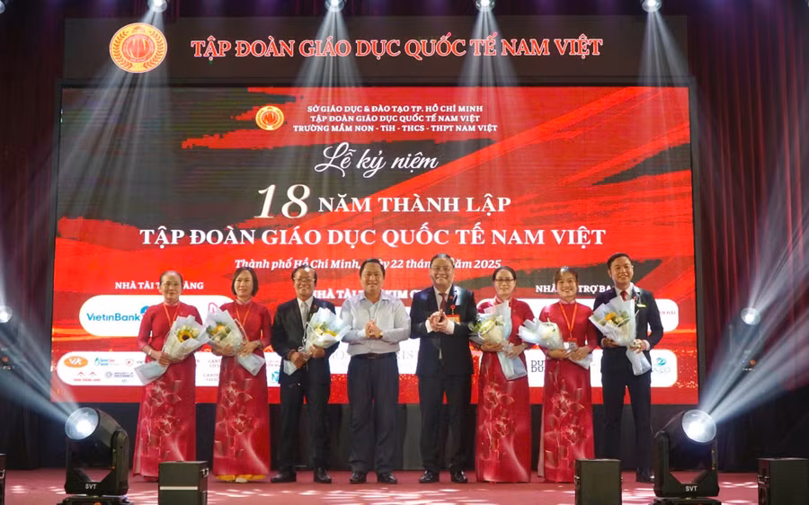 quoc-te-nam-viet-1.jpg