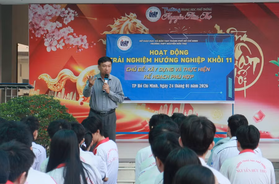 tuyen-sinh-lop-10-2.jpg