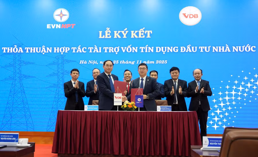VDB ký thỏa thuận hợp tác tài trợ vốn tín dụng đầu tư của Nhà nước với EVNNPT