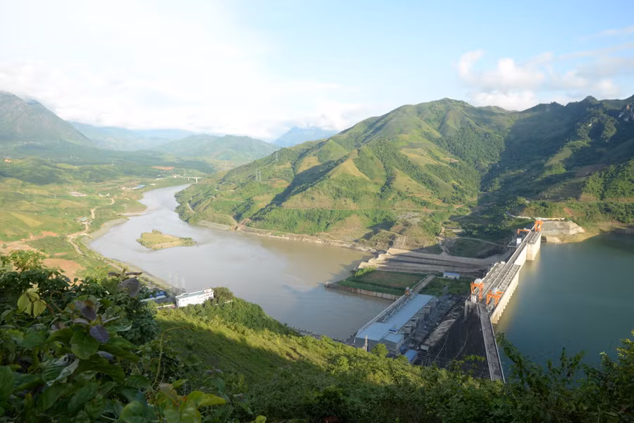 cho-vay-dau-tu-du-an-nha-may-thuy-dien-son-la-va-cac-du-an-thanh-phan-di-dan-tai-dinh-cu.jpg