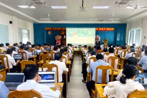 An Giang tập huấn chuyển đổi số và ứng dụng trí tuệ nhân tạo trong quản lý giáo dục.