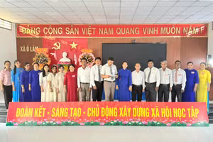 Ban Chấp hành Hội Khuyến học xã Ô Lâm (tỉnh An Giang) lần thứ I, nhiệm kỳ 2026 - 2031 ra mắt tại Đại hội.
