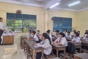 Thí sinh An Giang thi môn cuối vào lớp 10 hệ không chuyên năm học 2025 - 2026. (Ảnh: Trọng Nhân)