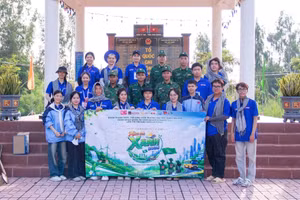 Nguyễn Trọng cùng các sinh viên tình nguyện tham gia Chiến dịch Mùa hè xanh năm 2026.