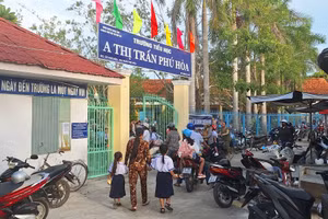 Học sinh An Giang nô nức tựu trường chào đón năm học mới 2024 - 2025. 