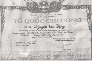 Bằng Tổ quốc ghi công của liệt sĩ Nguyễn Văn Tặng.
