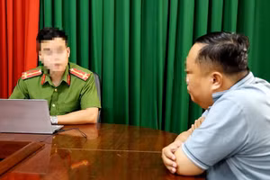 An Giang tạm giữ người đàn ông "“Làm giả con dấu, tài liệu của cơ quan, tổ chức” để lừa đảo. (Ảnh: Tiến Tầm)