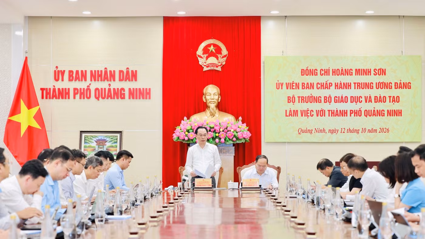Quang cảnh buổi làm việc.