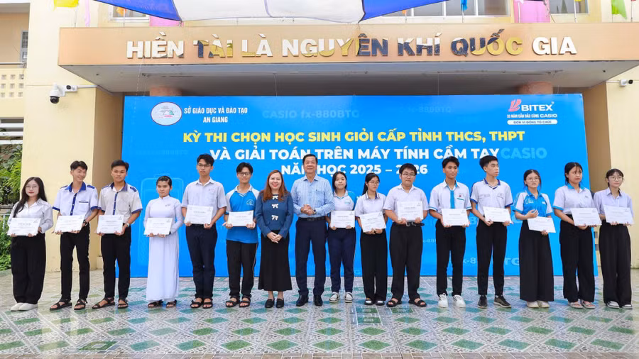 Học sinh đạt giải tại Kỳ thi học sinh giỏi giải Toán trên máy tính cầm tay năm học 2025 - 2026.