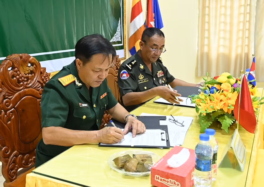 ky-ket-voi-tieu-khu-takeo.jpg