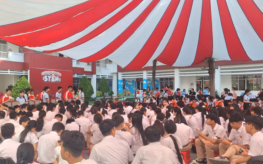 Quang cảnh ngày hội. Ảnh: TN.