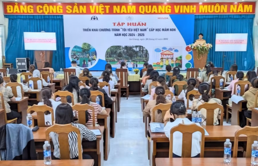 Quang cảnh buổi tập huấn.