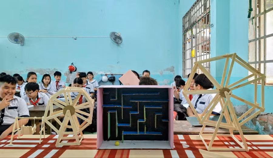 Sản phẩm STEM của học sinh Tiểu học. Ảnh: TN. 1000094699.jpg