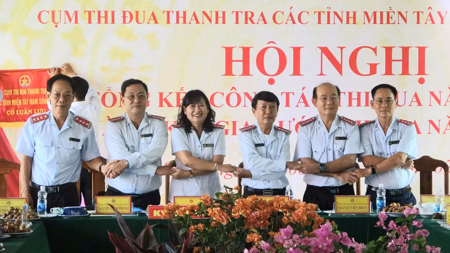 Cụm thi đua Thanh tra các tỉnh miền Tây Nam sông Hậu ký kết giao ước thi đua năm 2025.
