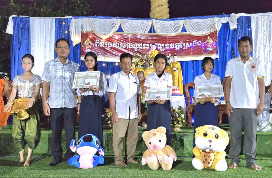 Xã Ô Lâm (An Giang) tổng kết lớp dạy chữ Khmer trong các nhà chùa. 