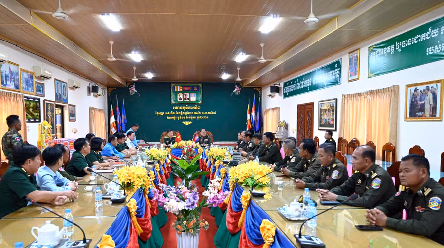 quang-canh-lam-viec-tai-bo-tu-lenh-quan-khu-3-campuchia.jpg